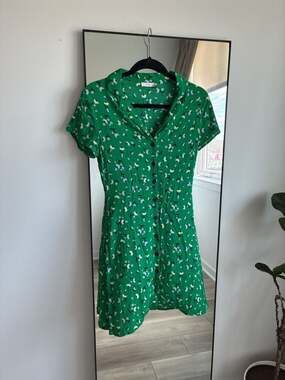 Lush Green Floral Button-Front Mini Dress
